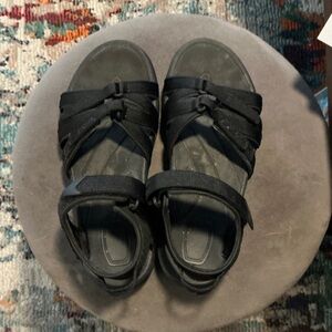 Teva sandals in very good condition, only used a few times.